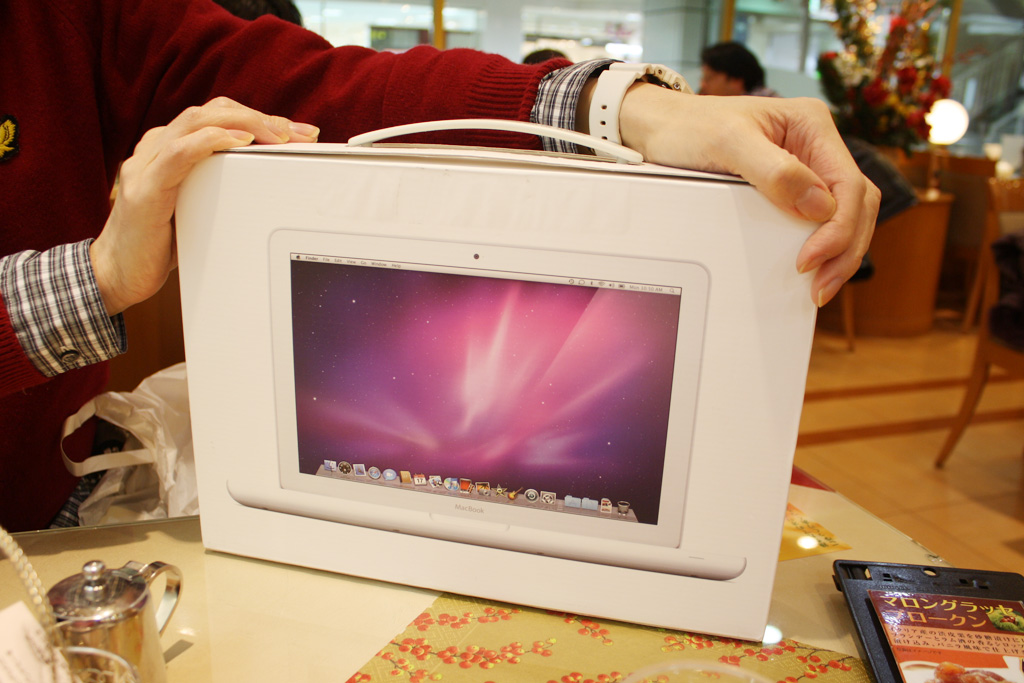 Macの箱がバッグ