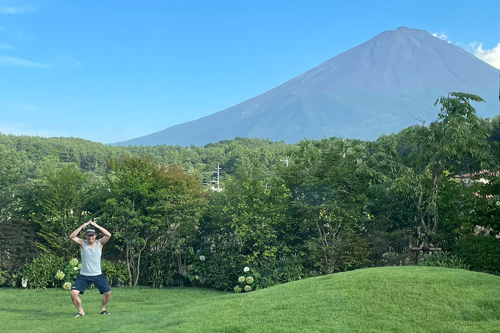富士山を表現するオヤジ