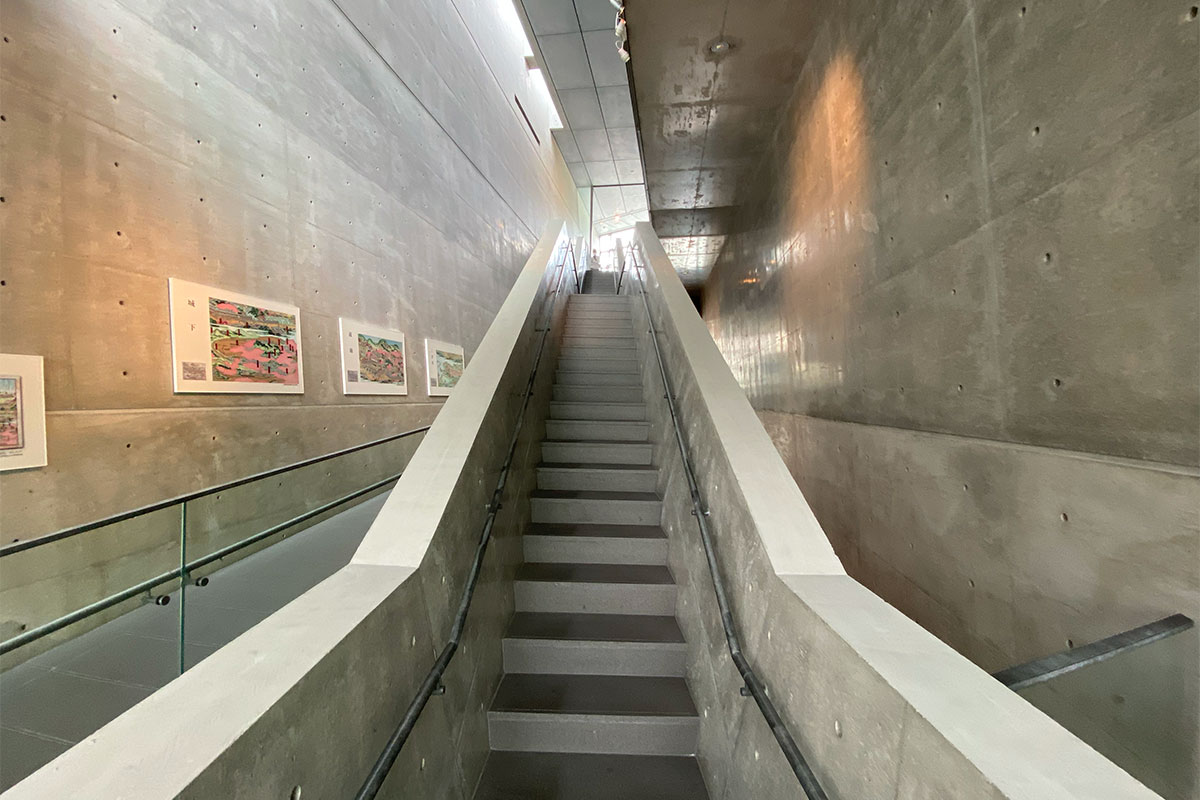 坂の上の雲ミュージアムの空中階段