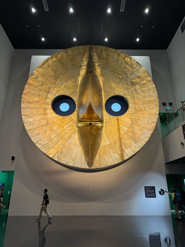 太陽の塔 黄金の顔