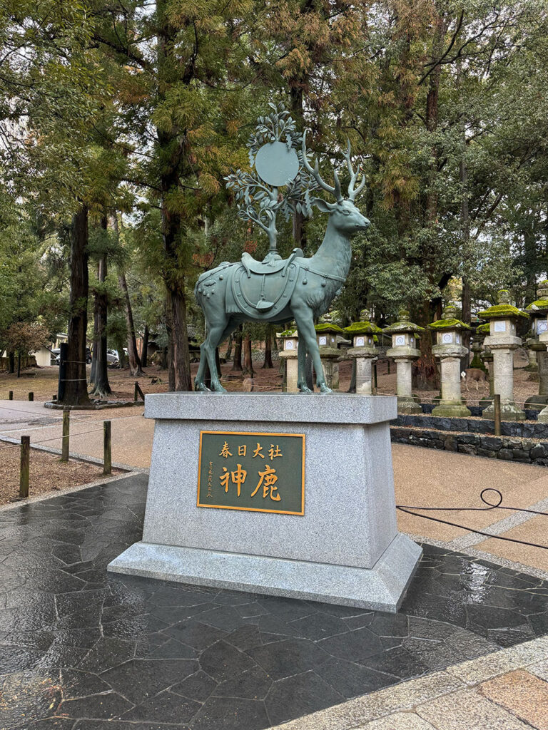 春日大社の神鹿像