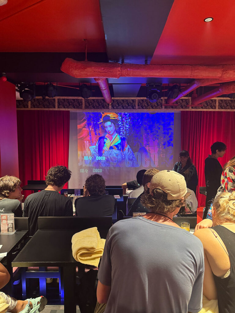 浅草香和のステージ