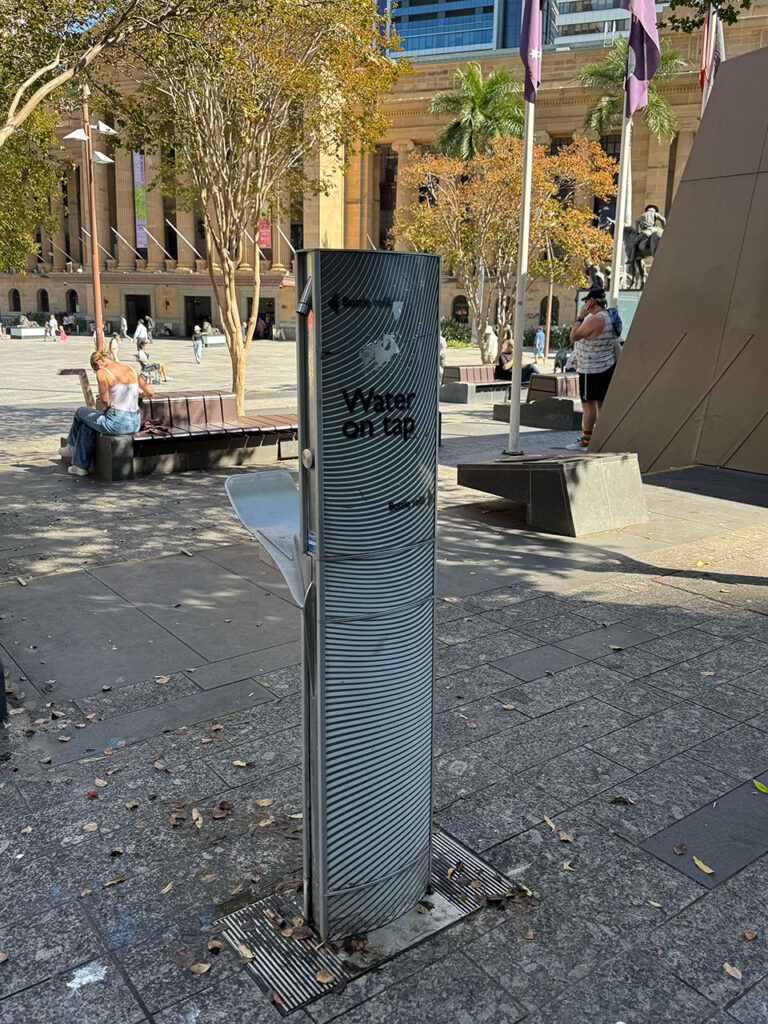 街中に無料の水の補充スポット