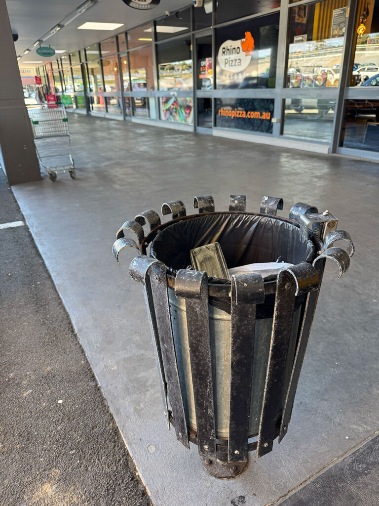 街中にゴミ箱が多い