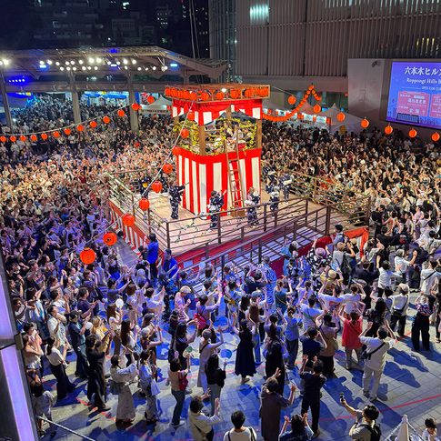 六本木ヒルズで盆踊り